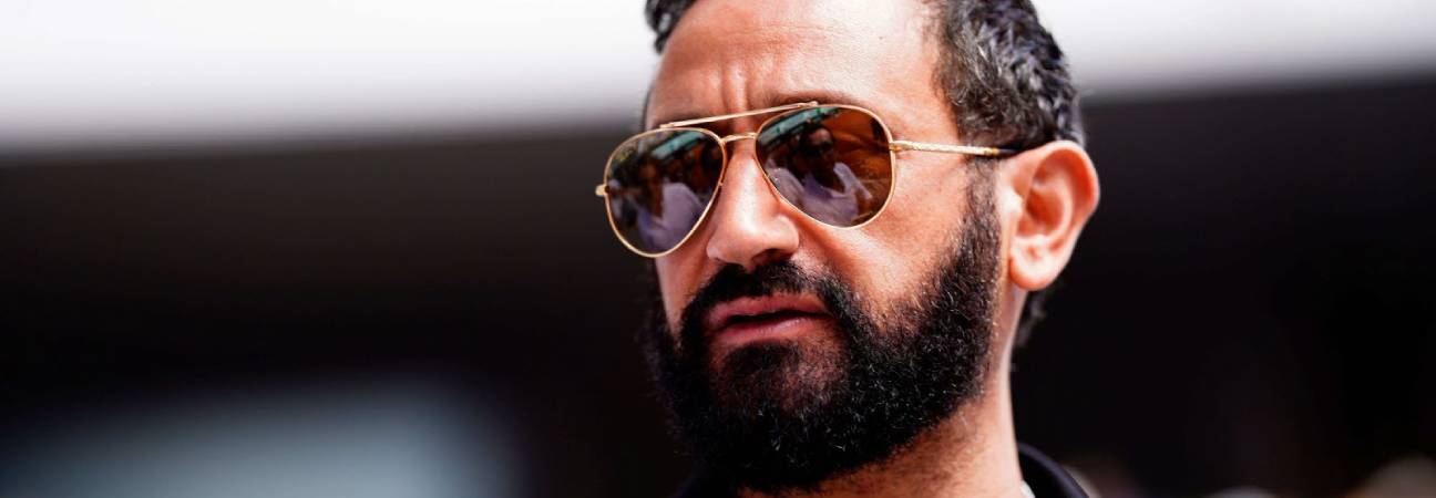hanouna pleine tourmente