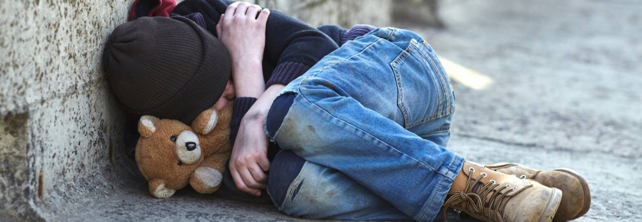 enfants dort rue