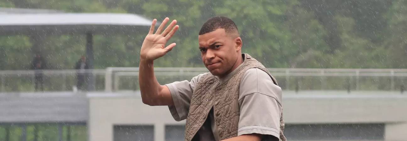 kylian mbappe couplev oui non