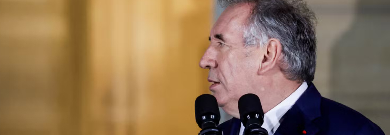 francois bayrou macron