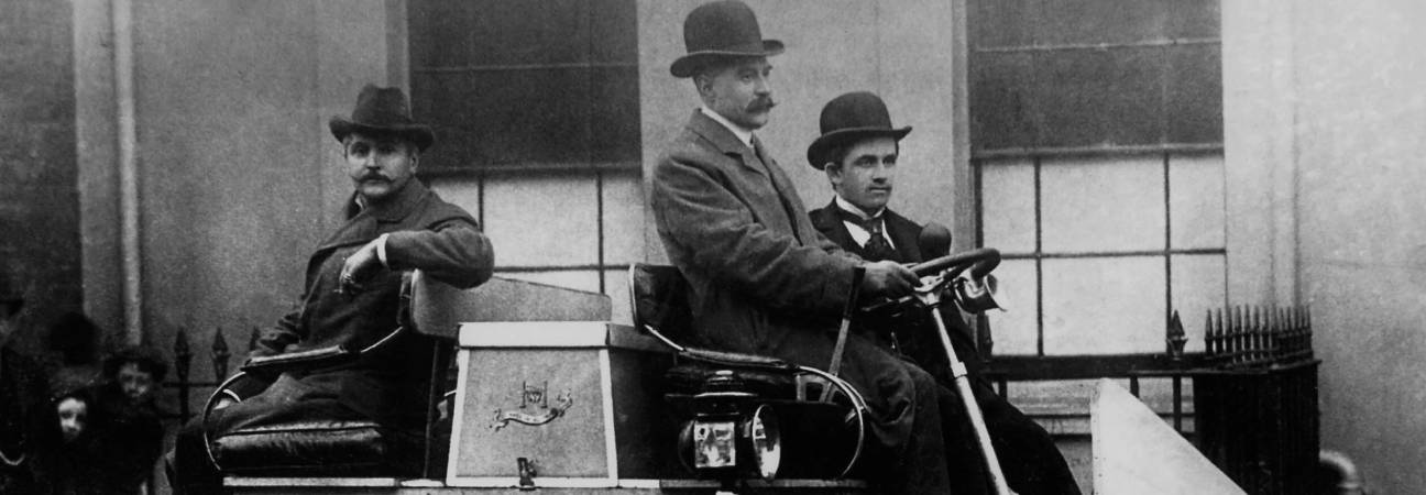 premiere voiture electrique