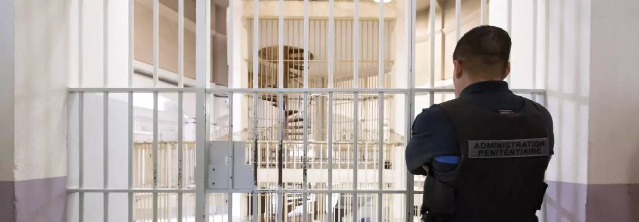 Payer prison Darmanin