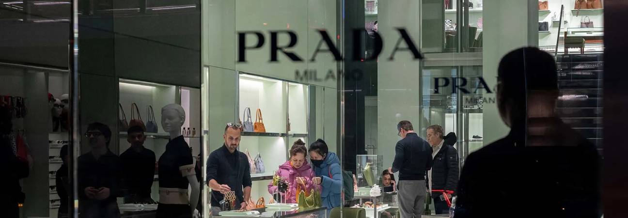 prada versace rachat