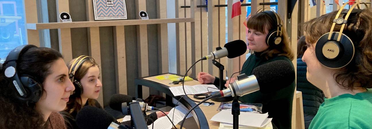 studio radio