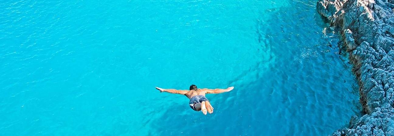 cliff jumping