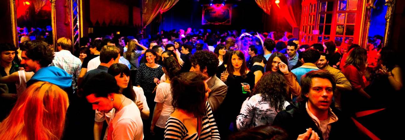 fermeture boite de nuit