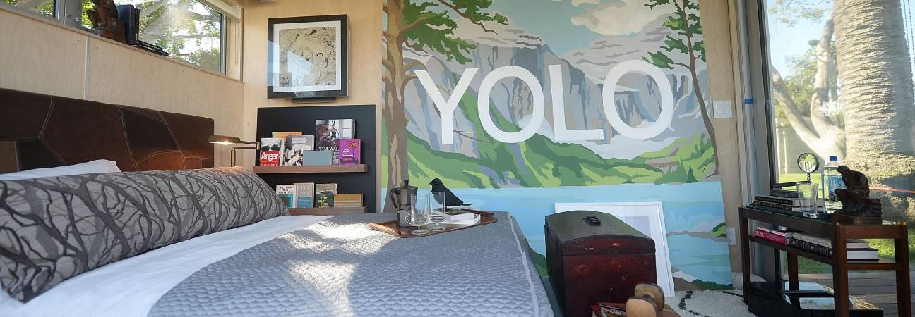 squat airbnb