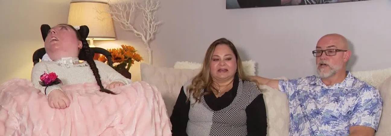 alex simpson parents