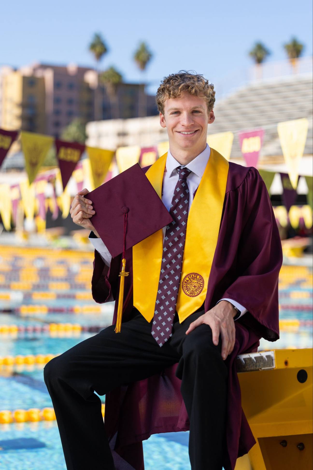 leon marchand diplome