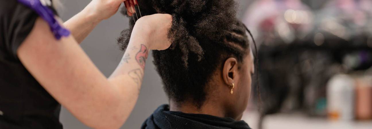 coiffeuse école cheveux crépus