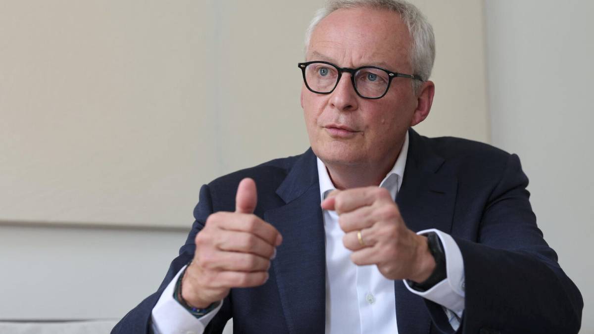 bruno le maire super etat