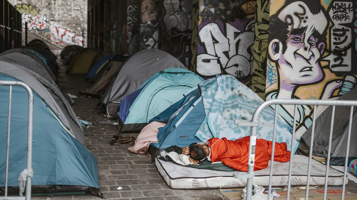 enfants dorment à la rue france