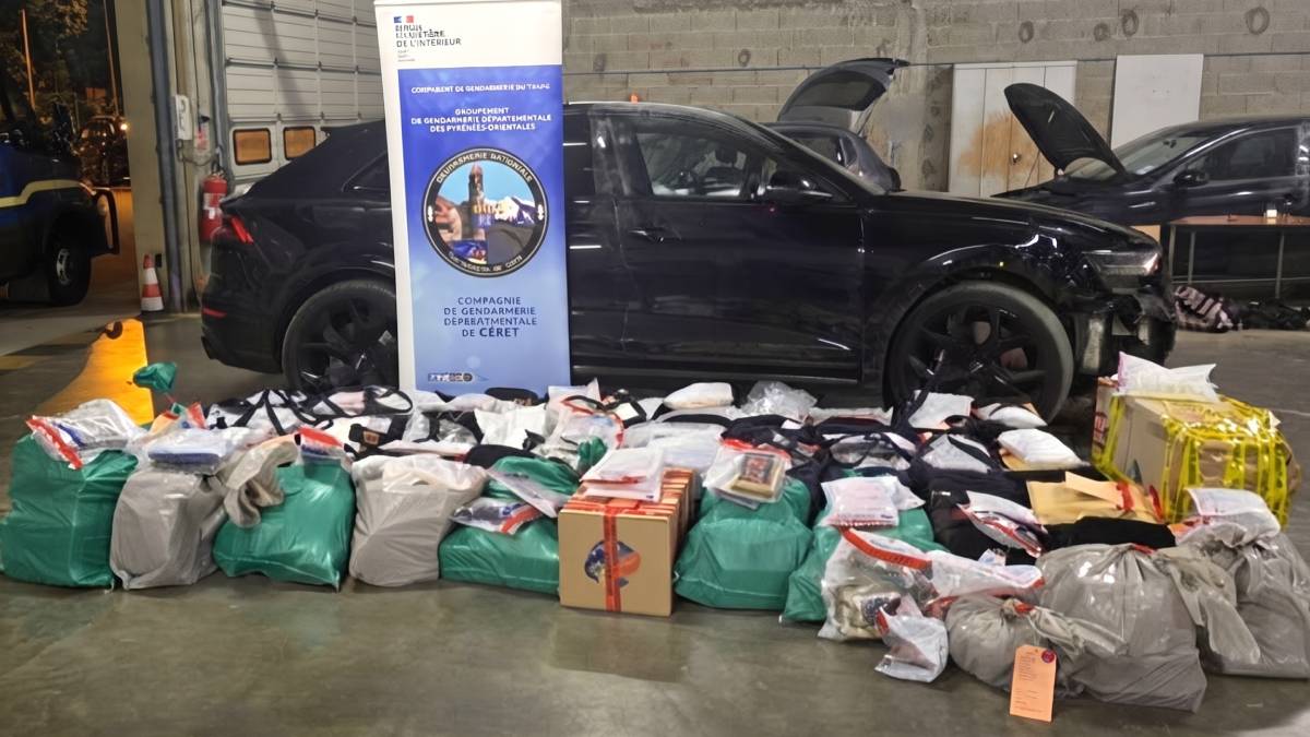 930 kg cocaine