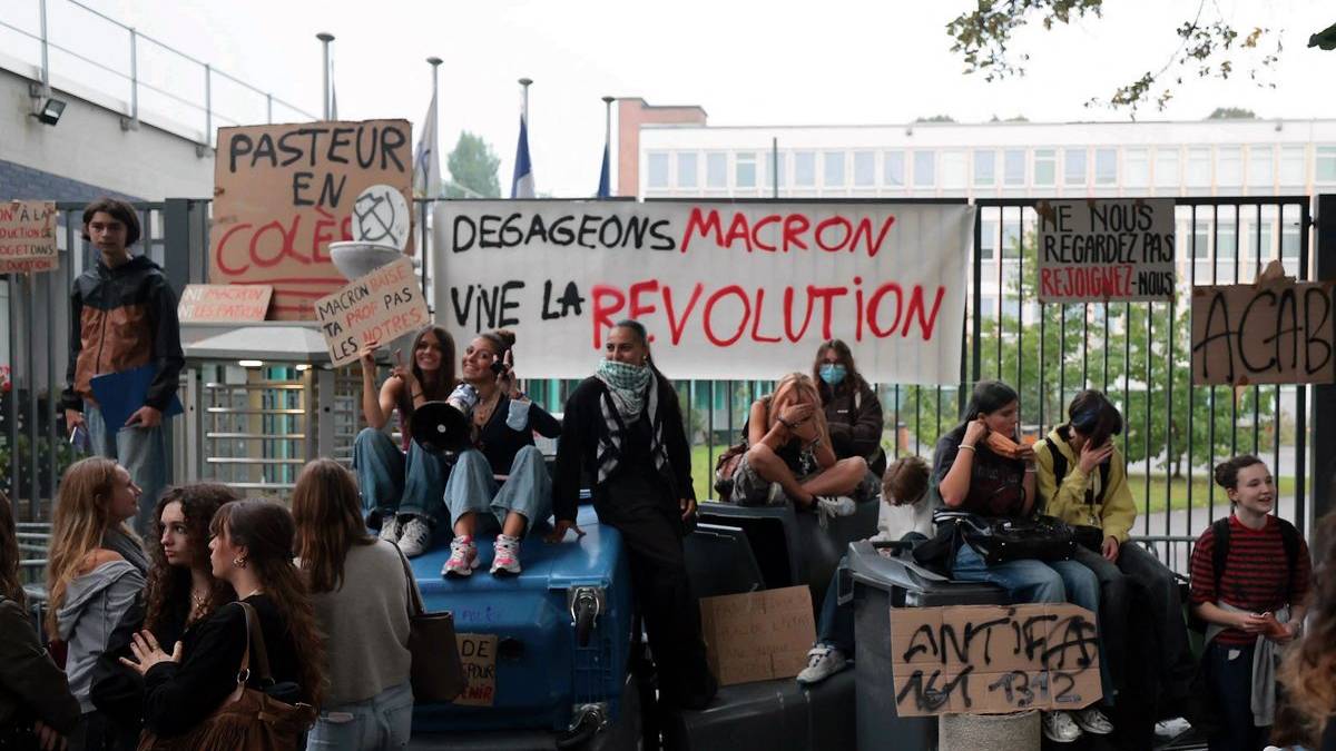 lycée en crise élites