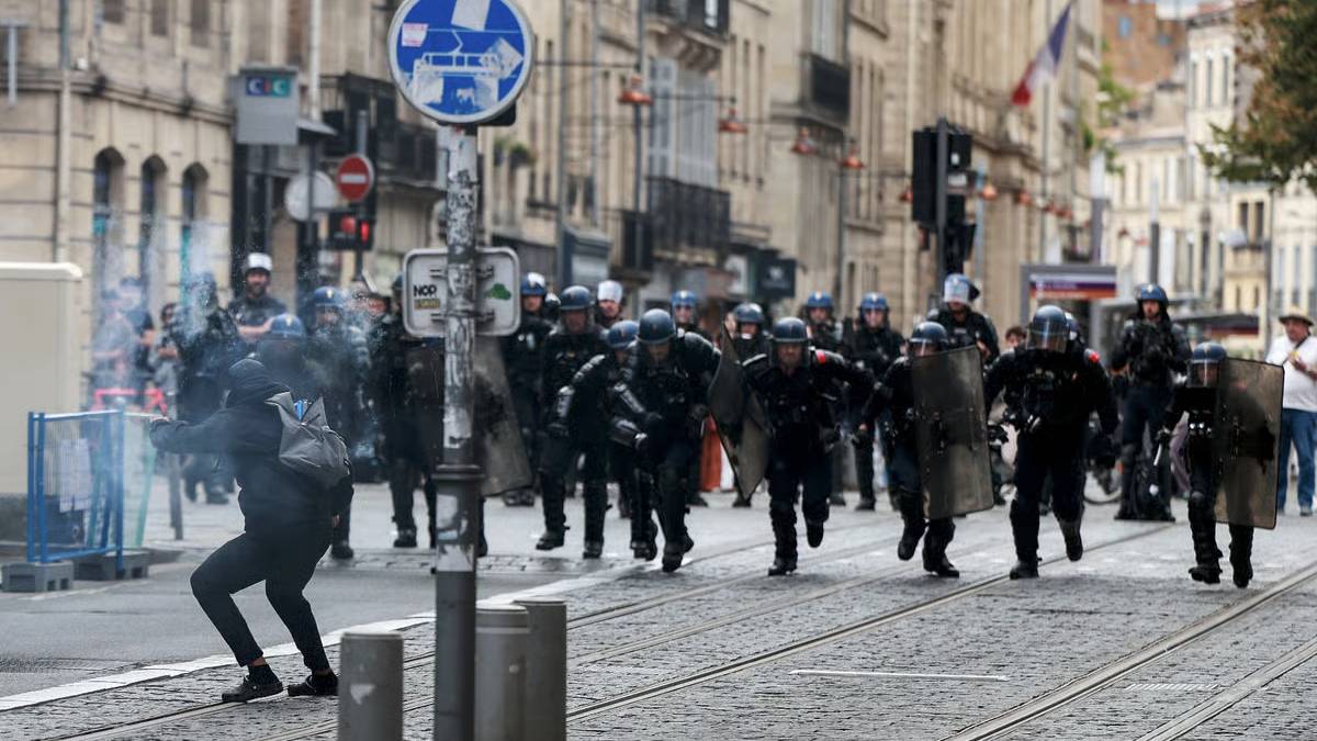 lyceen policiere