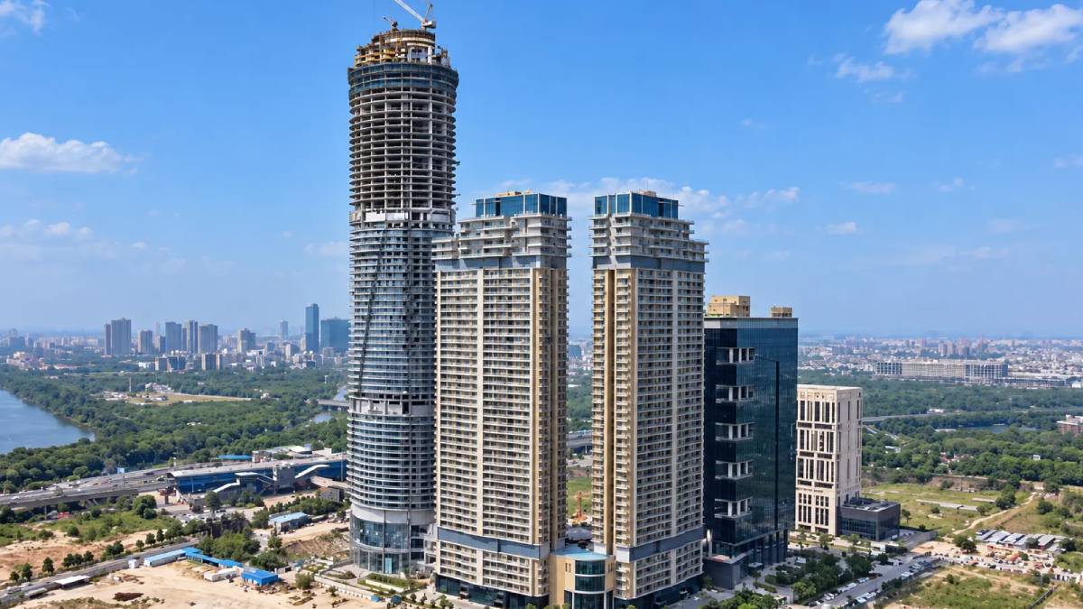 noida supernova suicide